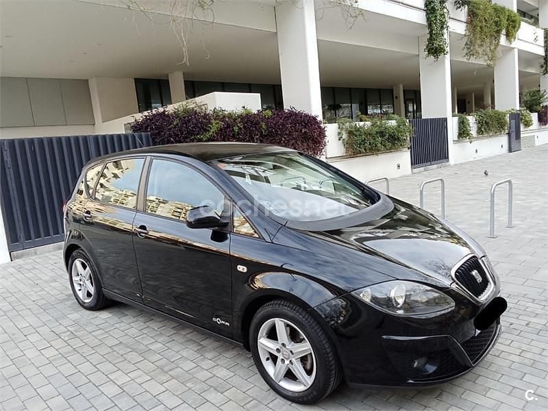Usado Seat Altea Style 105 CV (77 kW) 2014 Negro Monovolumen