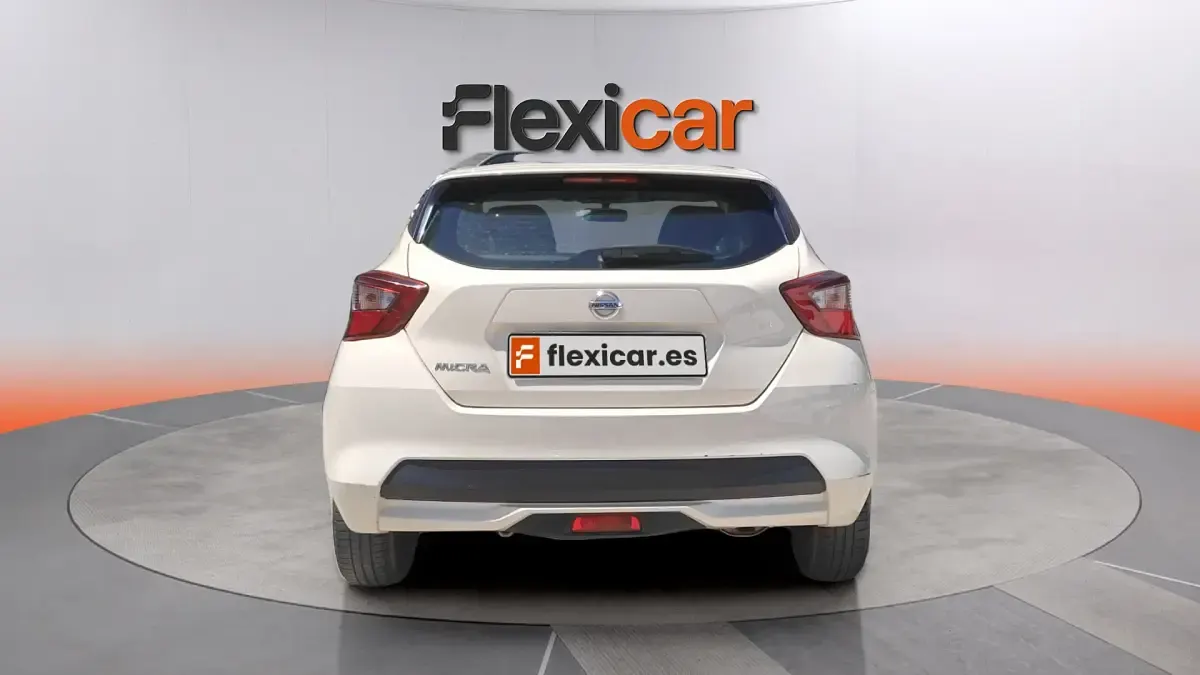Usado Nissan Micra Acenta 71 CV (52 kW) 2019 Beige Utilitario