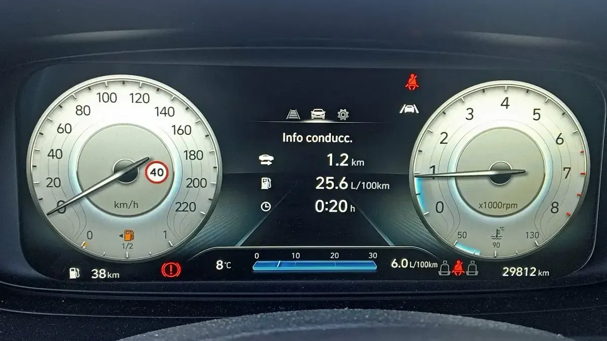 Usado Hyundai Bayon 100 CV (73 kW) 2021 Gris SUV