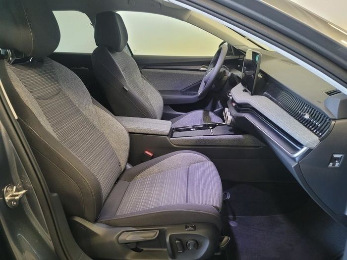 Usado Skoda Superb Selection 150 CV (110 kW) 2024 Gris Familiar