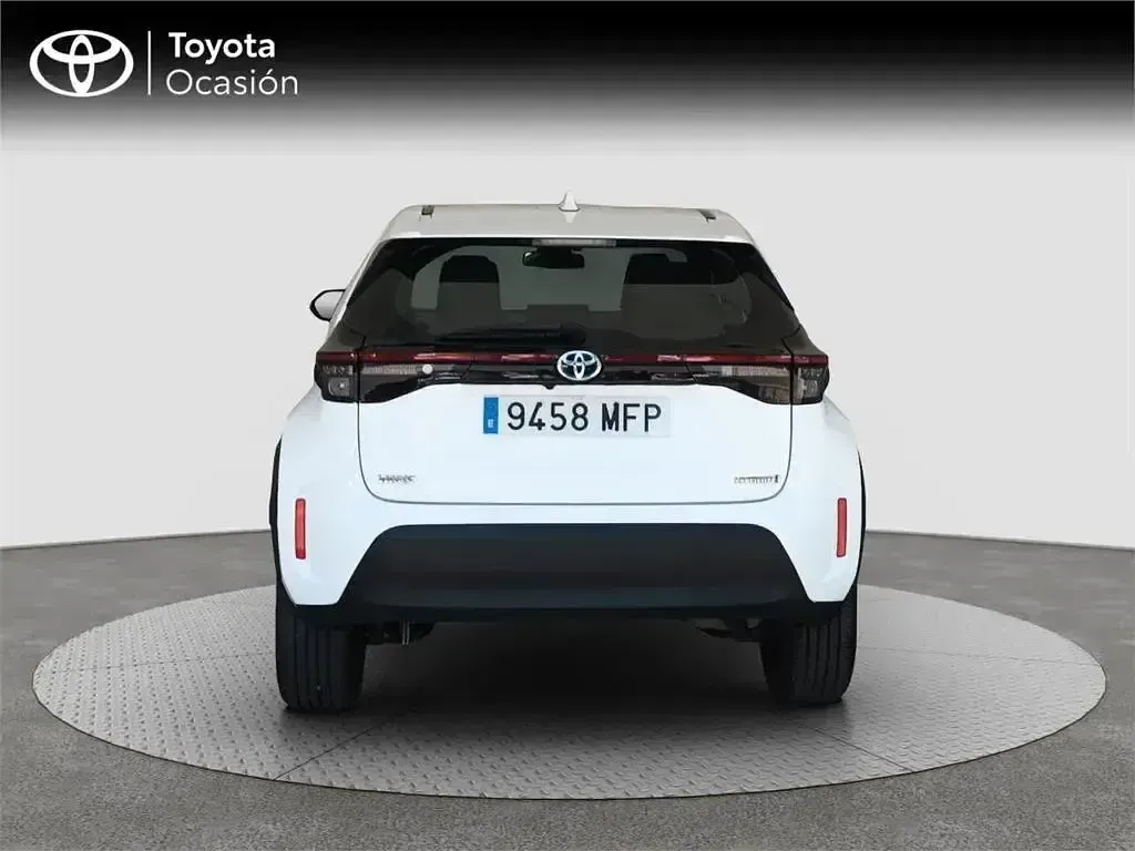 Usado Toyota Yaris Cross Active 116 CV (85 kW) 2023 Blanco SUV