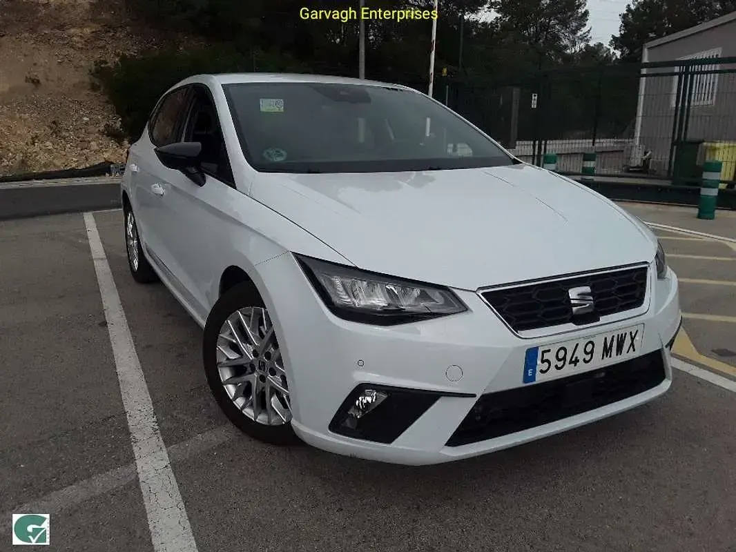 Usado Seat Ibiza FR 116 HP (85 kW) 2024 Branco Citadino