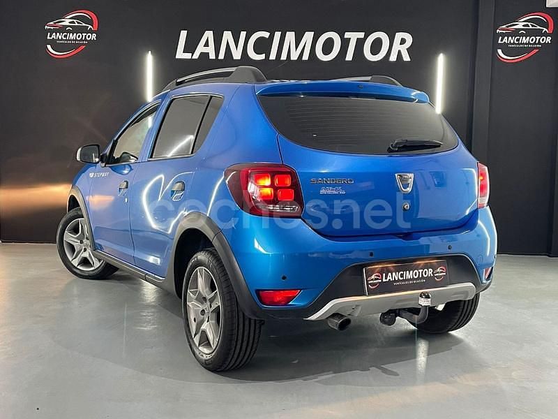 Usado Dacia Sandero Stepway 90 CV (66 kW) 2018 Azul Utilitario