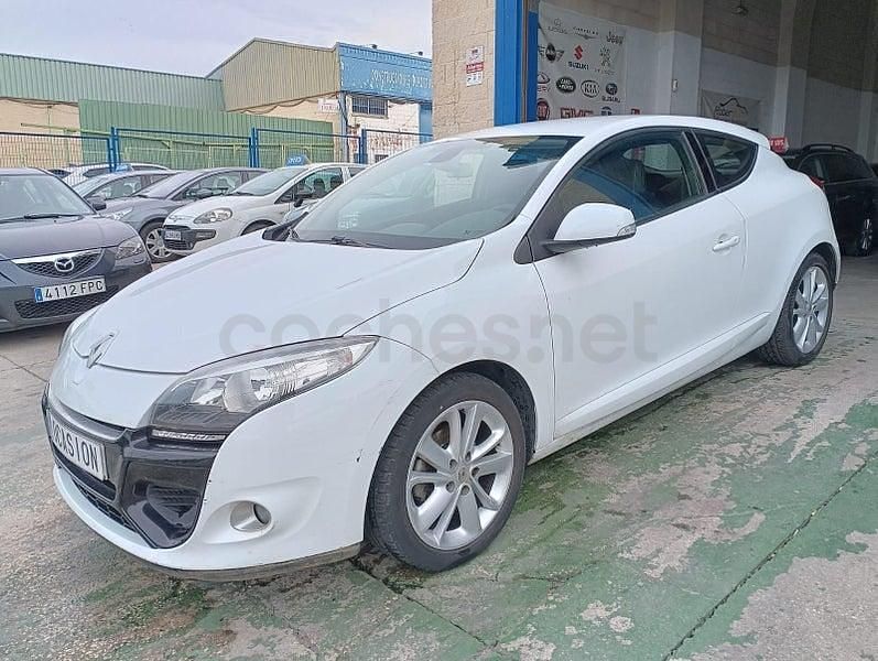 Usado Renault Mégane Dynamique 115 CV (84 kW) 2012 Blanco Berlina