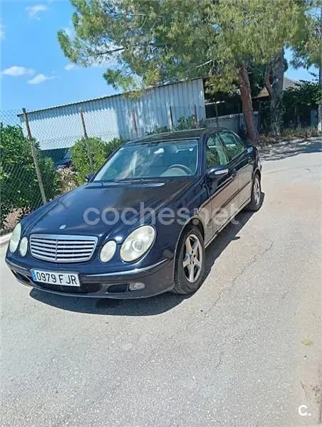 Usado Mercedes E320 Elegance 204 CV (150 kW) 2006 Azul Berlina