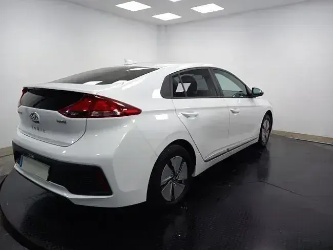Usado Hyundai Ioniq 141 CV (103 kW) 2021 Blanco Utilitario
