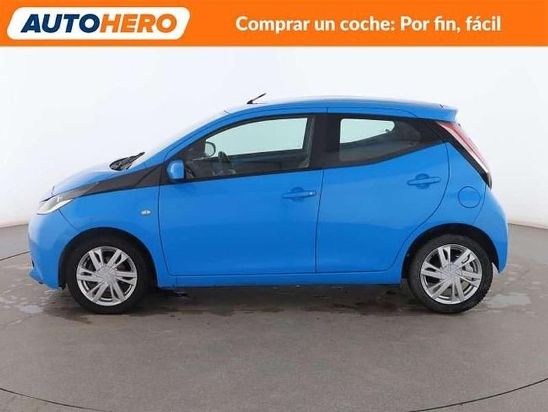 Usado Toyota Aygo X-play 71 CV (52 kW) 2017 Azul Utilitario