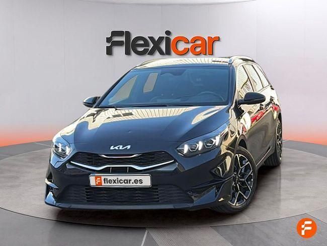 Usado Kia Ceed Style 100 CV (73 kW) 2025 Negro Utilitario