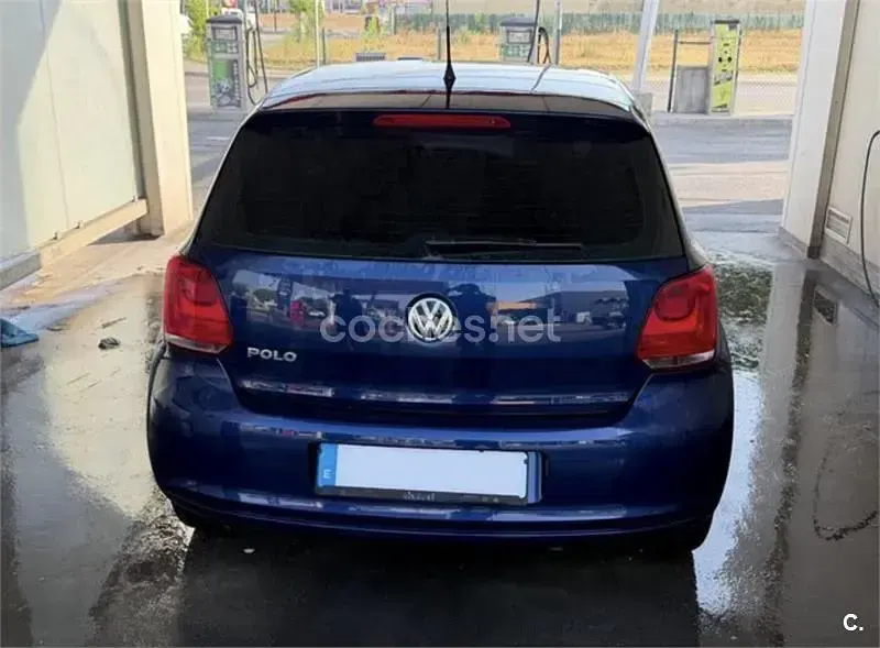 Usado VW Polo Advance 60 CV (44 kW) 2011 Azul Utilitario
