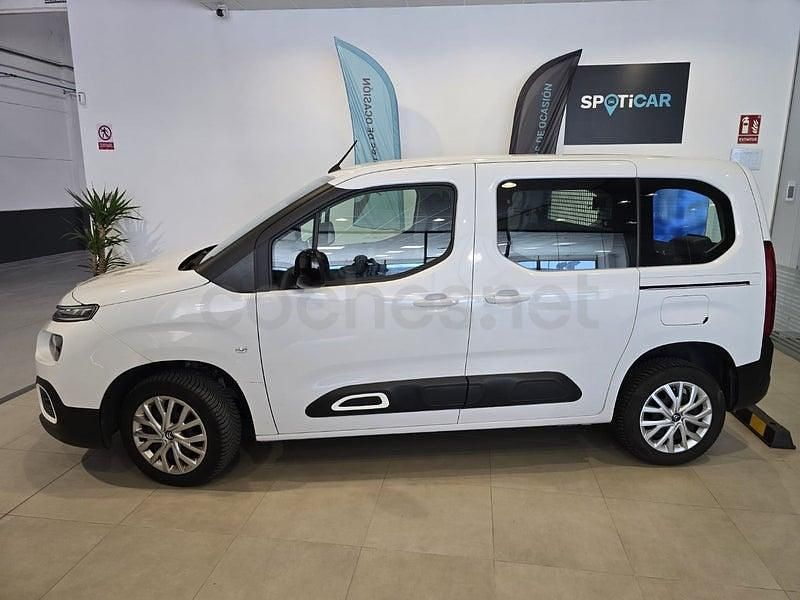 Usado Citroën Berlingo Feel 102 CV (75 kW) 2023 Blanco Monovolumen
