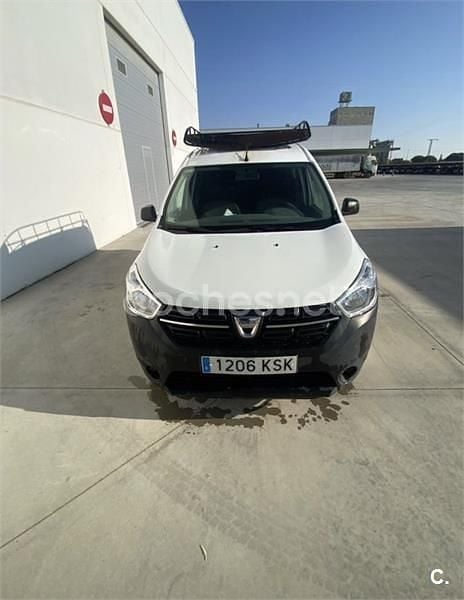 Usado Dacia Dokker Essentiel 102 CV (75 kW) 2018 Blanco Monovolumen
