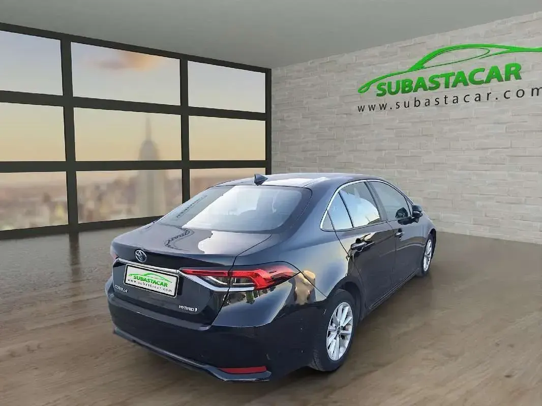 Usado Toyota Corolla Business Edition 122 CV (89 kW) 2022 Negro Berlina
