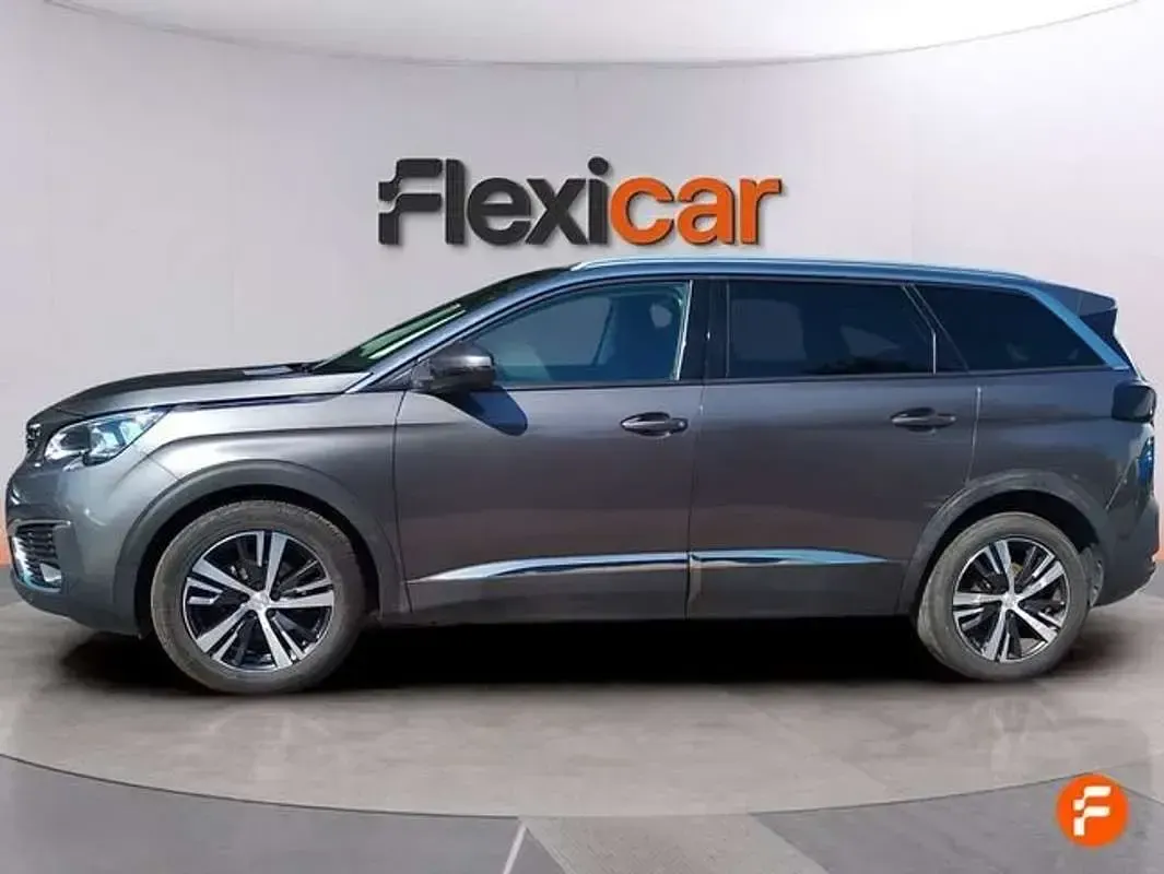 Usado Peugeot 5008 Allure 131 CV (96 kW) 2019 Marrón SUV