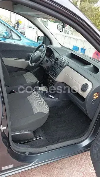 Usado Dacia Dokker Ambiance 75 CV (55 kW) 2016 Gris / plata Monovolumen