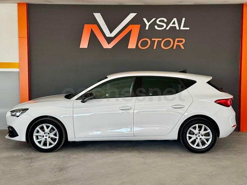 Usado Seat Leon Style 115 CV (84 kW) 2021 Blanco Berlina