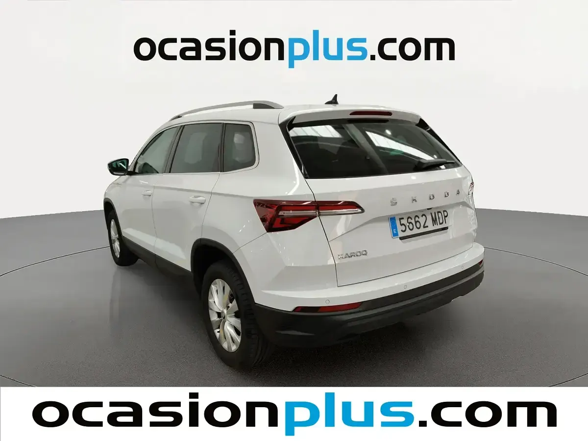 Usado Skoda Karoq Ambition 115 CV (84 kW) 2023 Blanco SUV
