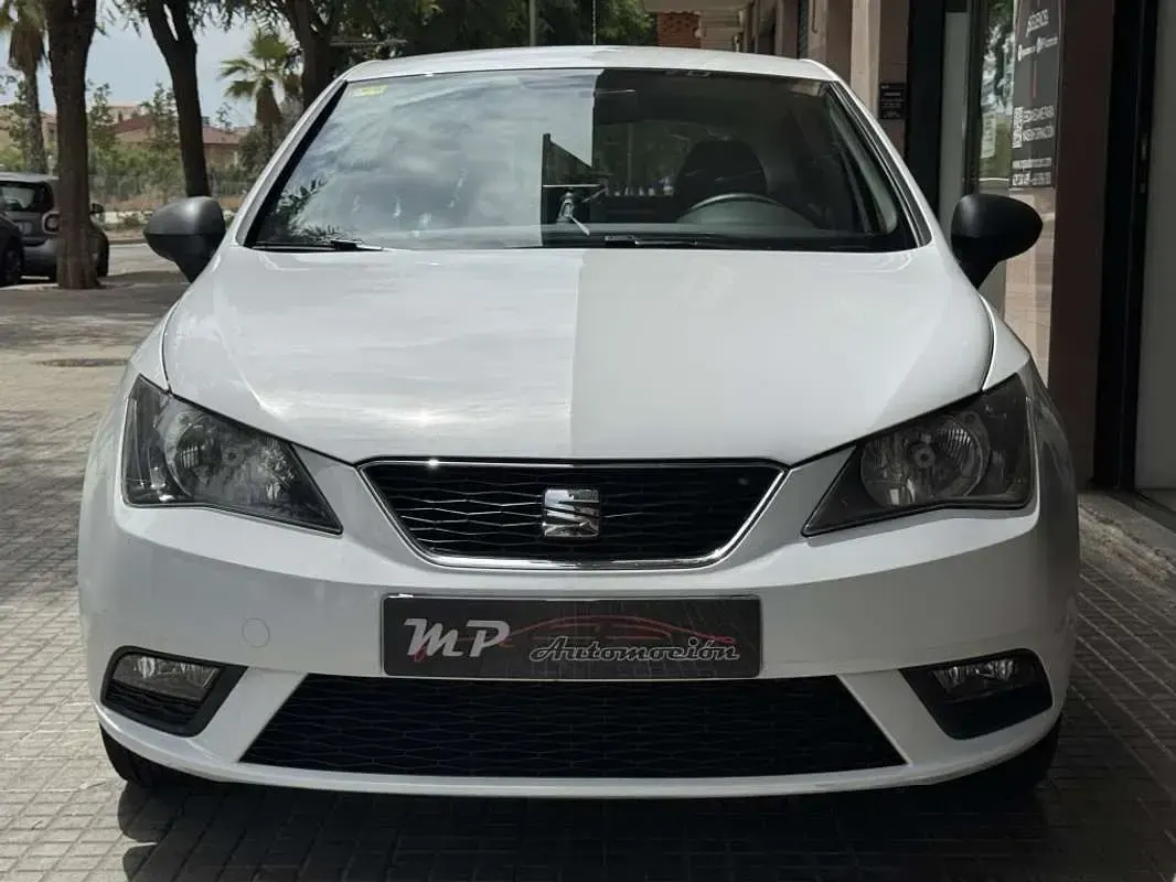 Usado Seat Ibiza Reference 90 CV (66 kW) 2014 Blanco Utilitario