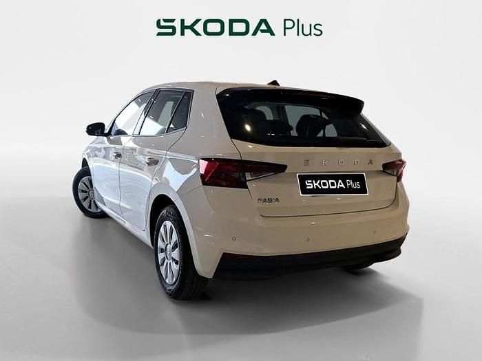 Usado Skoda Fabia 80 CV (58 kW) 2024 Blanco
