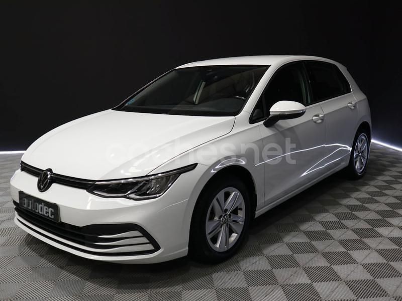 Usado VW Golf VIII 110 CV (80 kW) 2021 Blanco Berlina