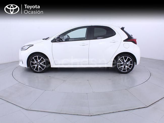 Usado Toyota Yaris Hybrid Style 116 CV (85 kW) 2022 Blanco Berlina