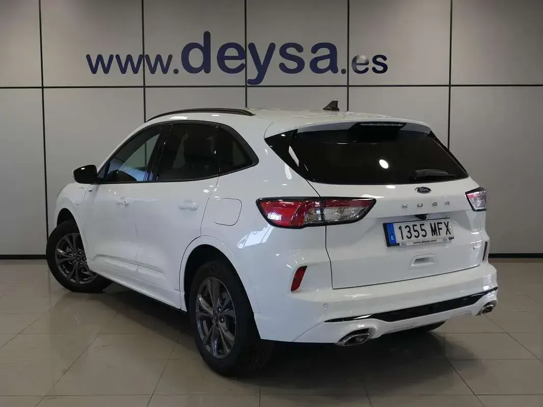 Usado Ford Kuga ST-Line X 224 CV (164 kW) 2023 Blanco SUV