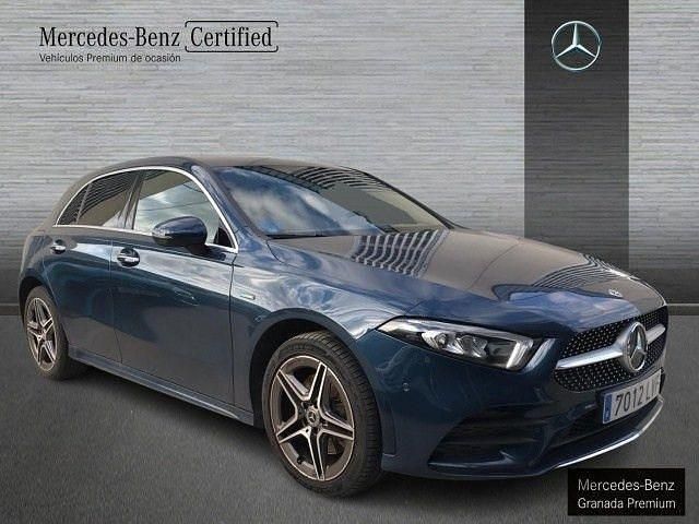 Usado Mercedes A250 AMG line 218 CV (160 kW) 2021 Azul denim Berlina