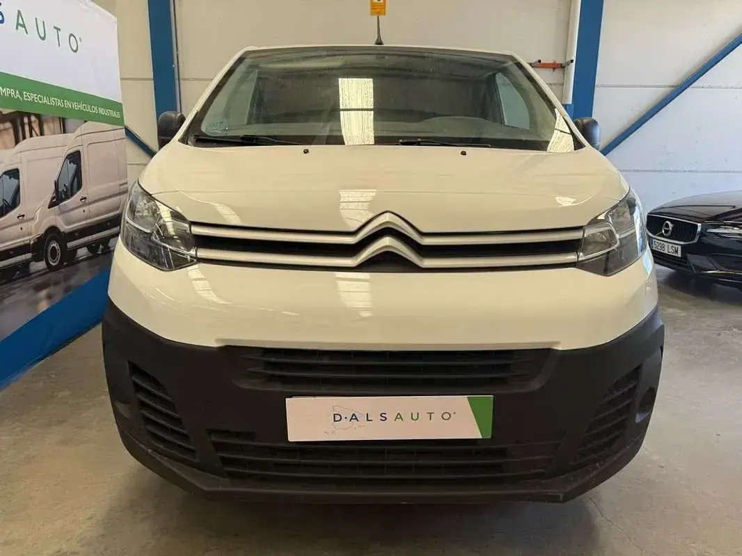 Usado Citroën Jumpy 102 CV (75 kW) 2023 Blanco Monovolumen