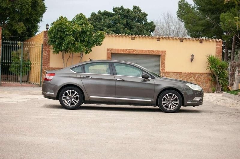 Usado Citroën C5 Feel 150 CV (110 kW) 2016 Gris Berlina