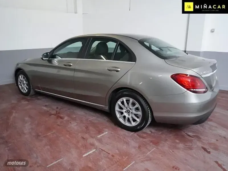 Usado Mercedes 180 Business 160 CV (117 kW) 2019 Berlina