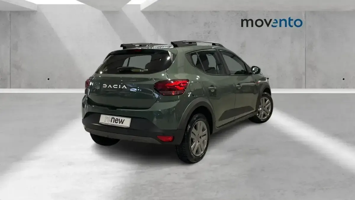Usado Dacia Sandero Expression 101 CV (74 kW) 2023 Verde Berlina