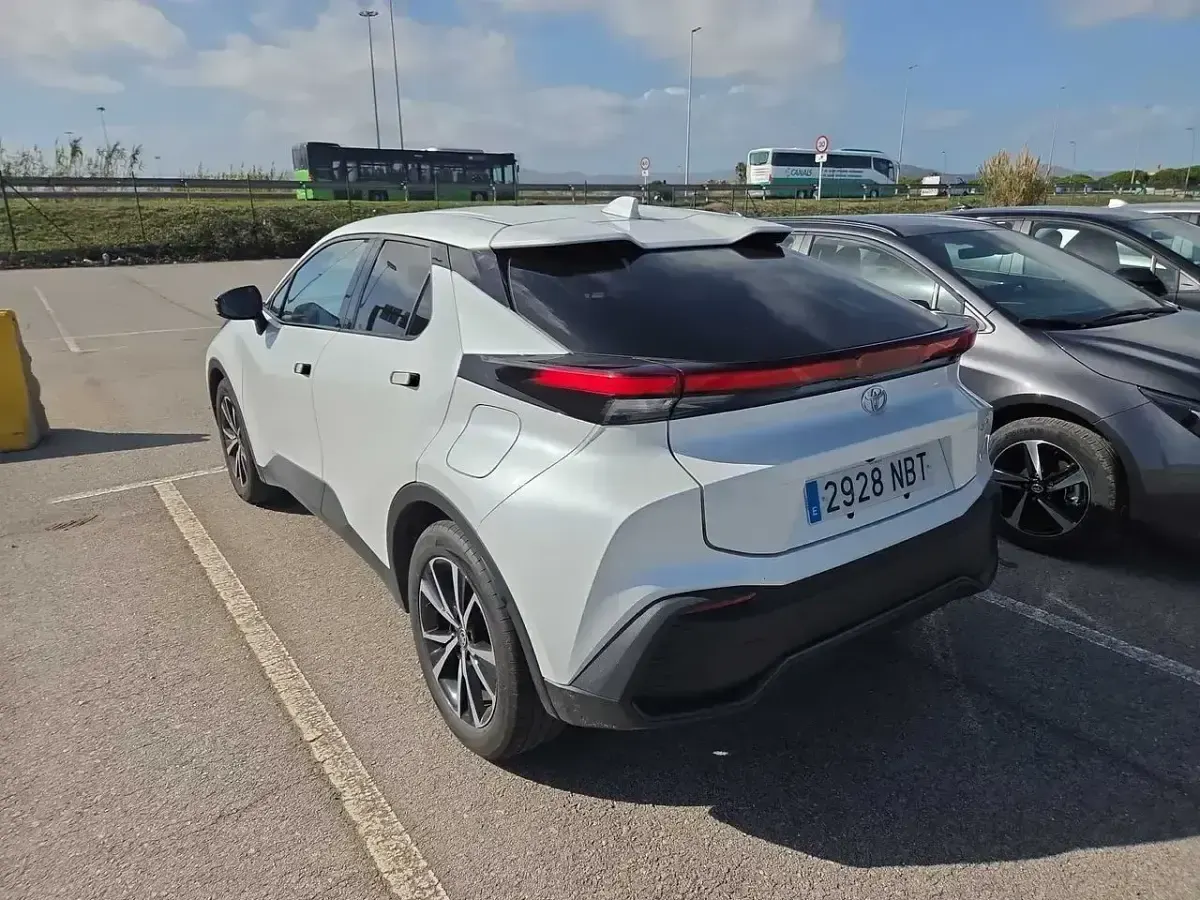 Usado Toyota C-HR Advance 140 CV (102 kW) 2025 Blanco SUV