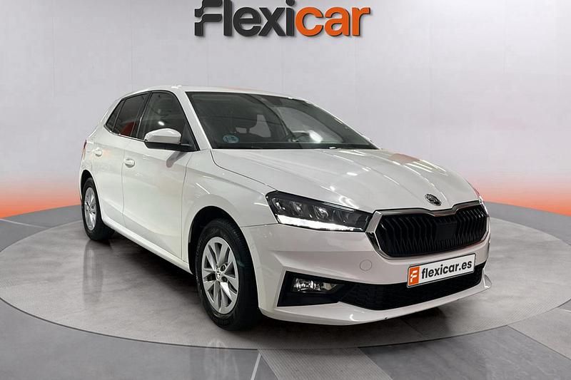 Blanco Usado 2024 Skoda Fabia Selection Berlina | 15.590 € (Super precio) - Imagen 1/4
