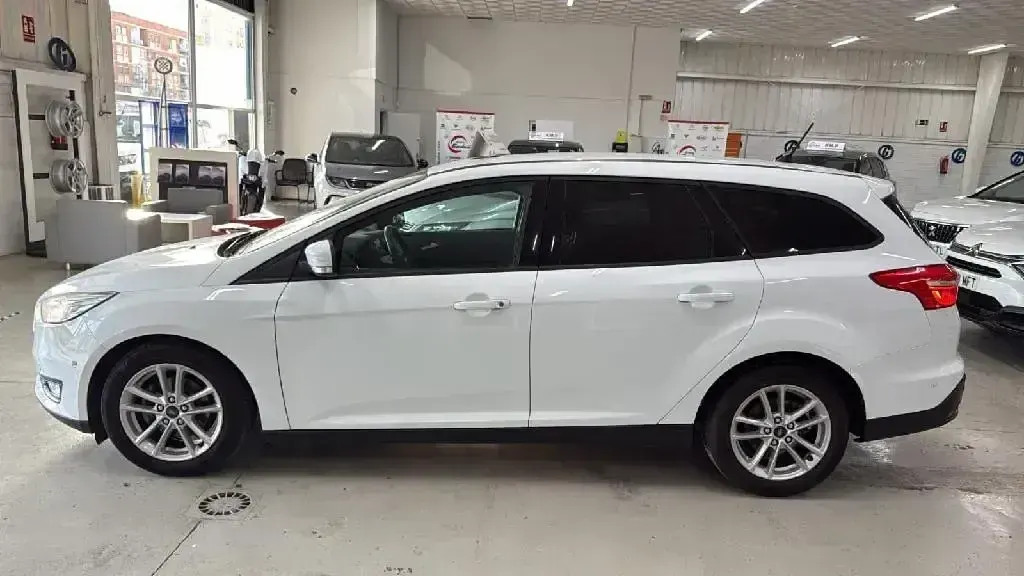 Usado Ford Focus Trend+ 125 CV (91 kW) 2017 Blanco Utilitario