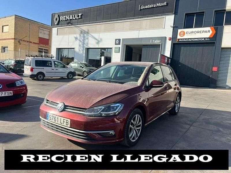 Usado VW Golf VII Advance 150 CV (110 kW) 2020 Rojo Utilitario