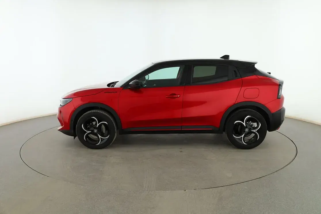 Usado Alfa Romeo Junior Edizione Speciale 136 CV (100 kW) 2025 Rojo SUV