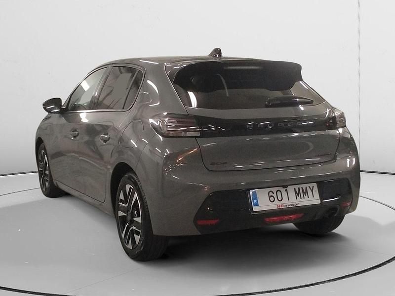 Usado Peugeot 208 Allure 100 CV (73 kW) 2024 Gris Utilitario