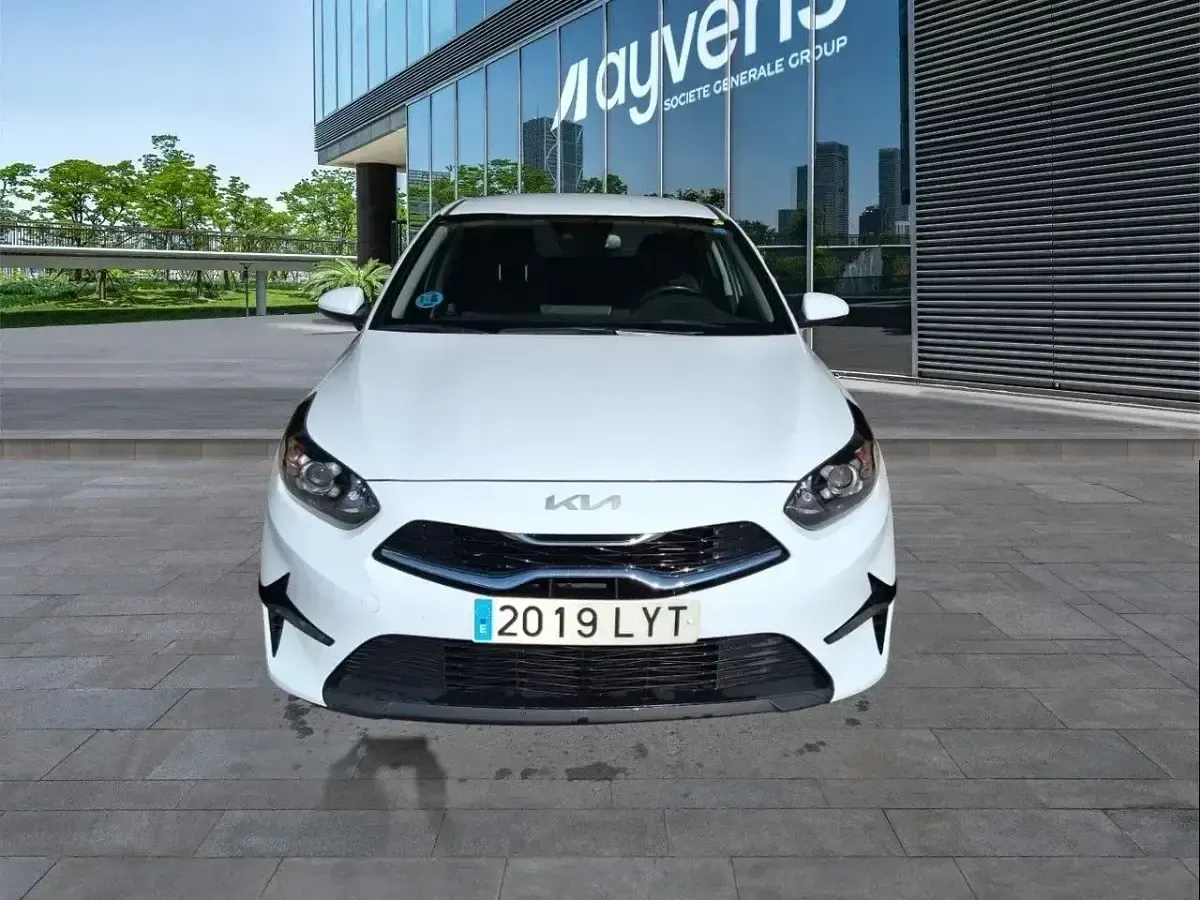 Usado Kia Ceed 101 CV (74 kW) 2022 Blanco Utilitario