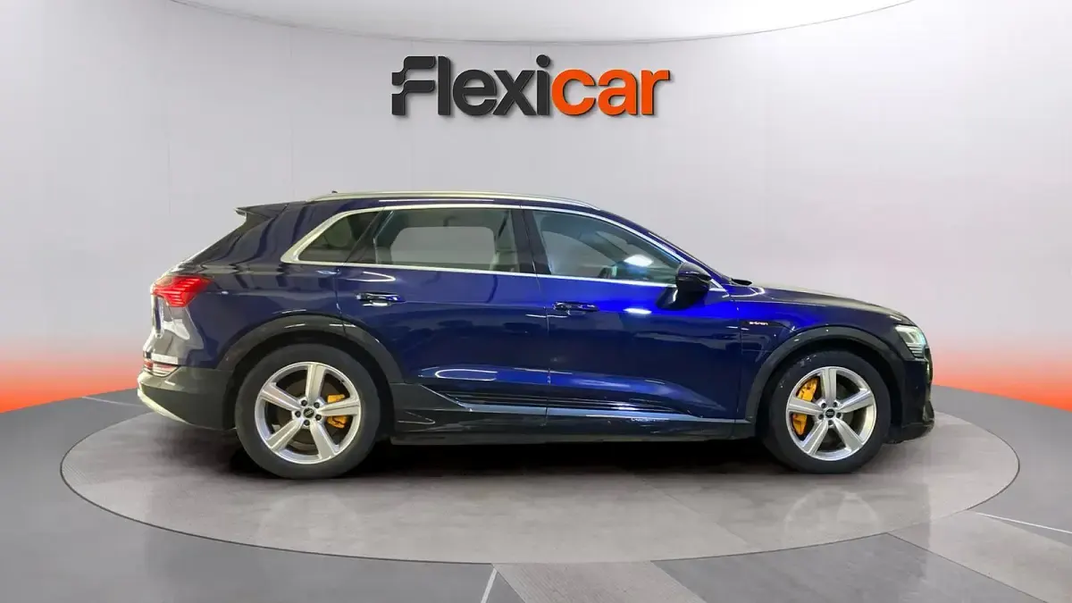 Usado Audi e-tron Premium 369 kW (503 CV) 2022 Azul SUV