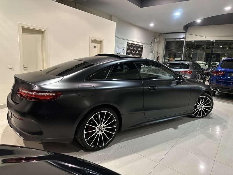 Usado Mercedes E300 245 CV (180 kW) 2017 Negro Coupe