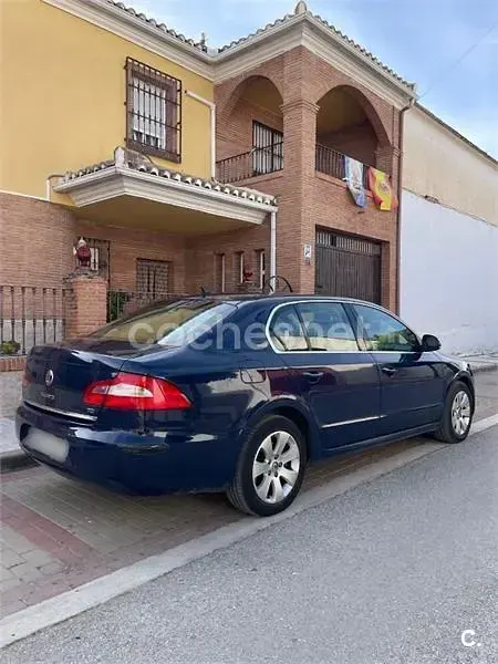 Usado Skoda Superb Exclusive 140 CV (102 kW) 2010 Azul Berlina