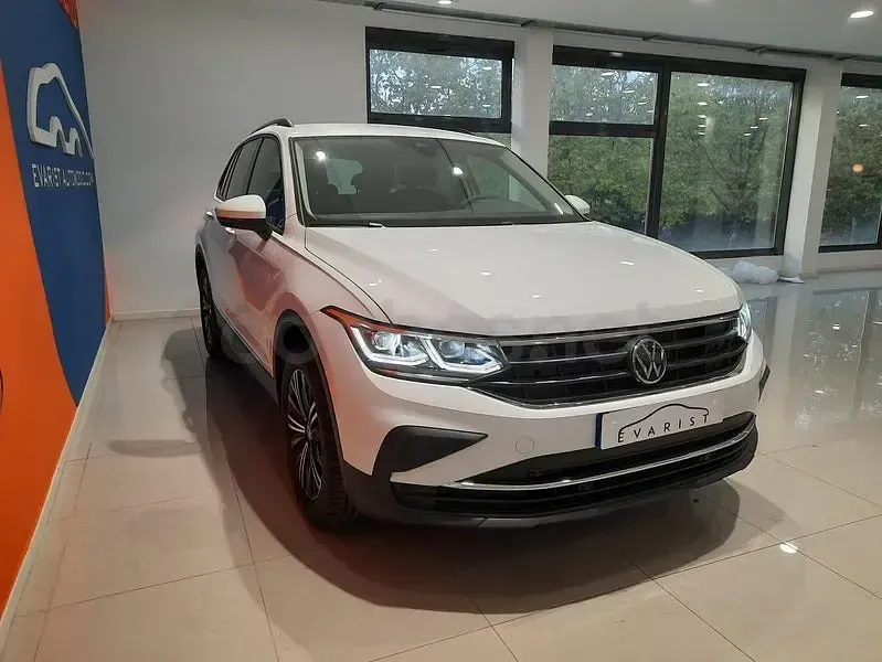Usado VW Tiguan Life 150 CV (110 kW) 2024 Blanco SUV