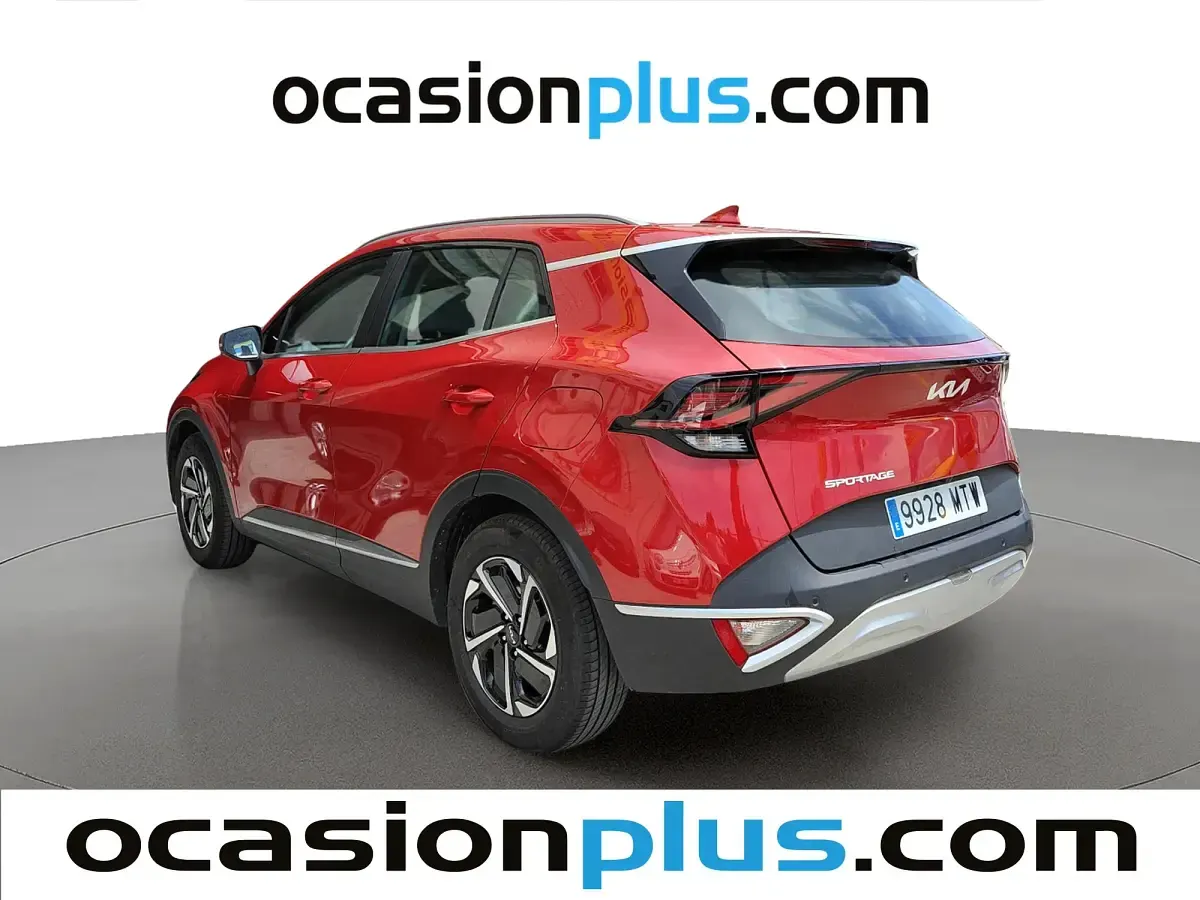 Usado Kia Sportage 136 CV (100 kW) 2024 Rojo SUV