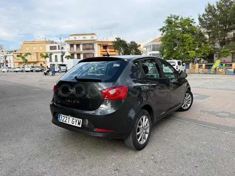 Usado Seat Ibiza Style 105 CV (77 kW) 2011 Negro Berlina
