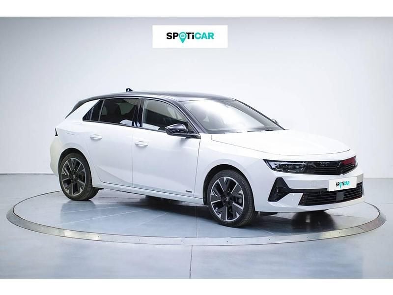 Usado Opel Astra 114 kW (156 CV) 2024 Blanco Familiar