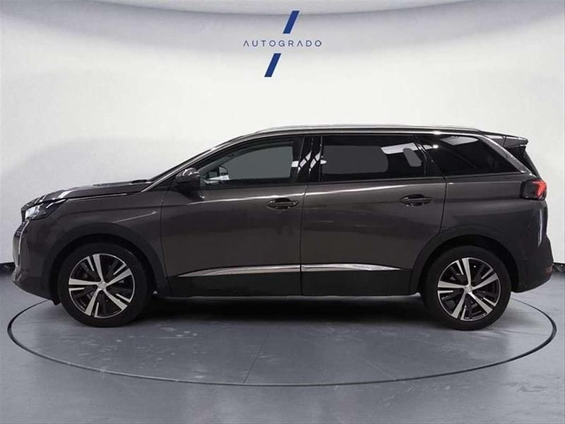 Usado Peugeot 5008 Allure 130 CV (95 kW) 2021 Gris SUV