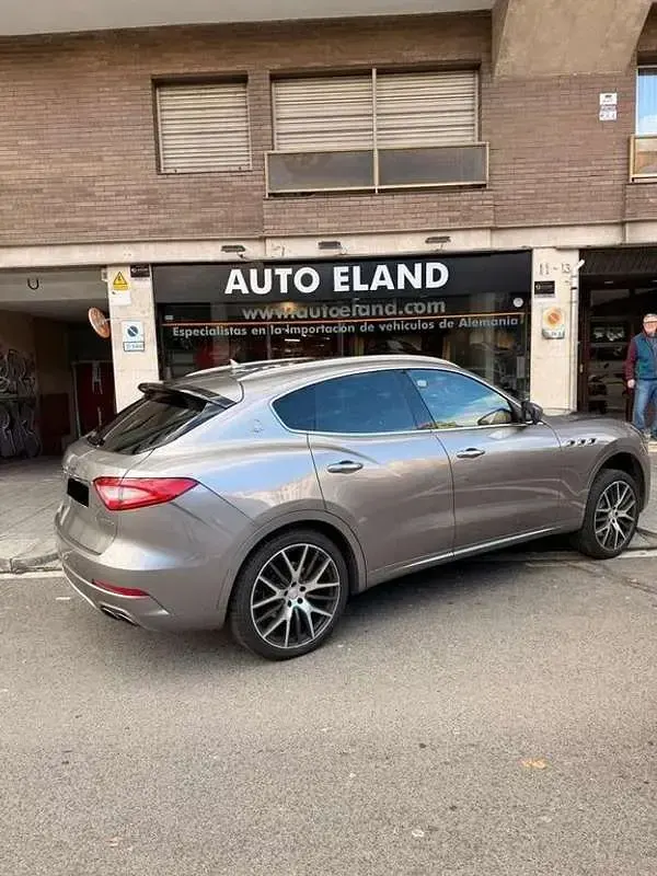 Usado Maserati Levante 430 CV (316 kW) 2017 Gris SUV