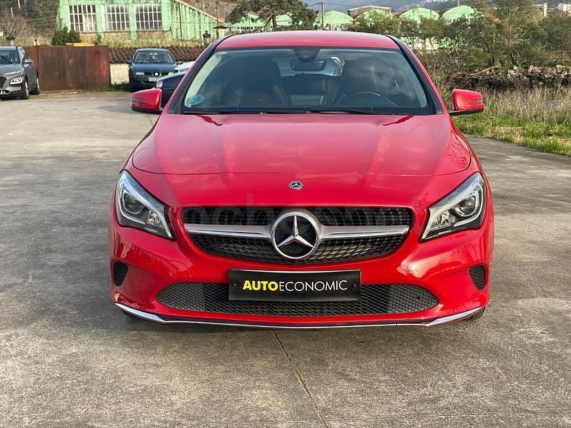 Usado Mercedes CLA200 Shooting Brake 136 CV (100 kW) 2018 Rojo Familiar