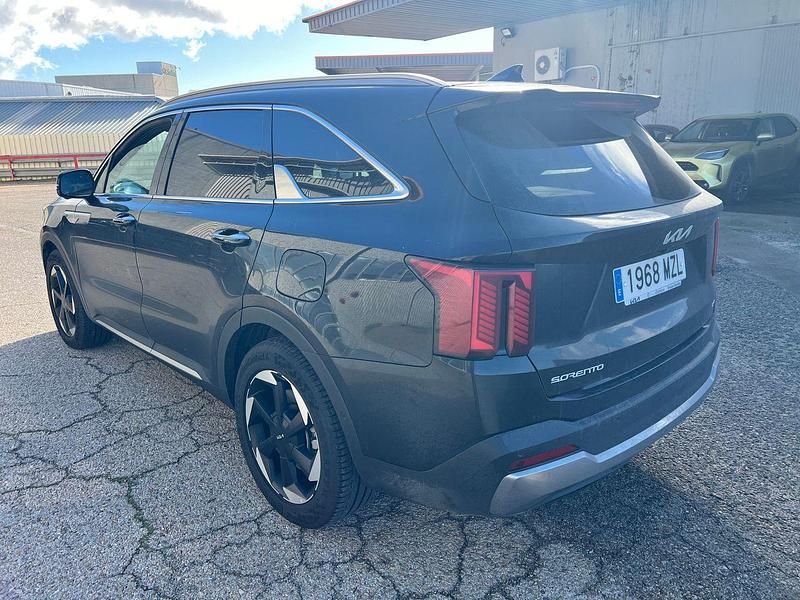 Usado Kia Sorento 252 CV (185 kW) 2025 Negro SUV