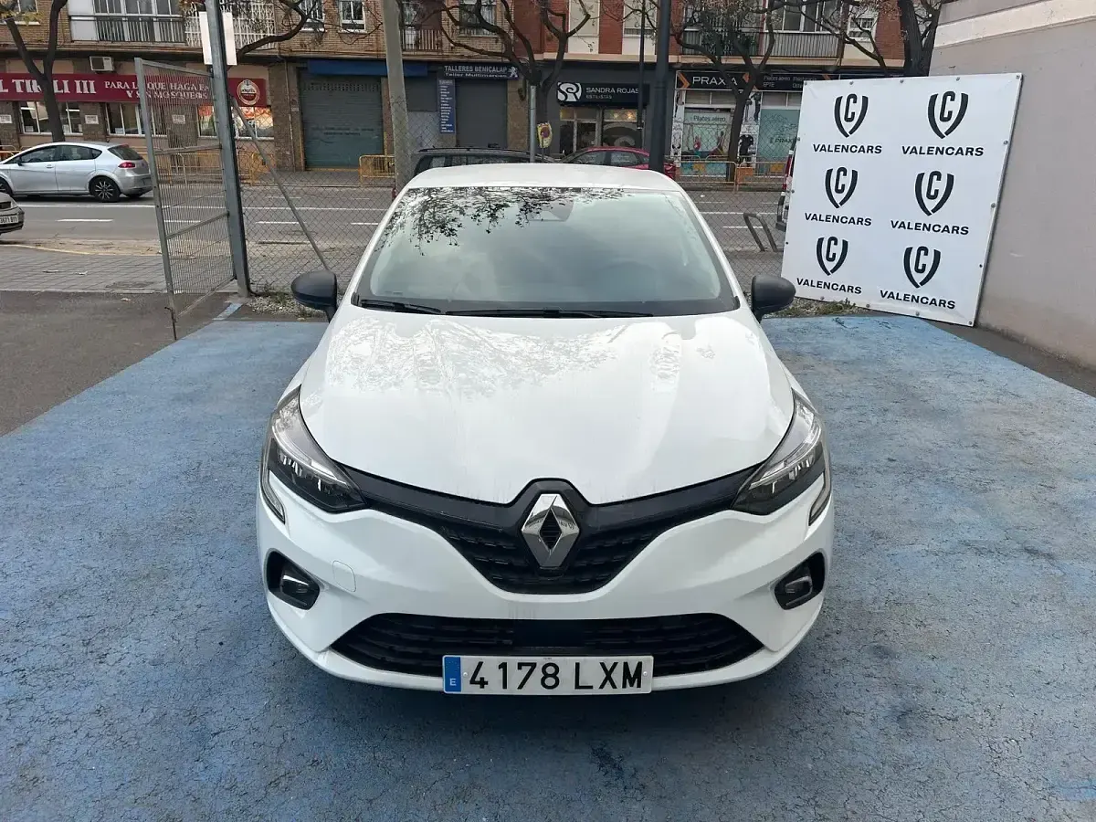 Käytetty Renault Clio V SE 67 HP (49 kW) 2022 Valkoinen Sedan