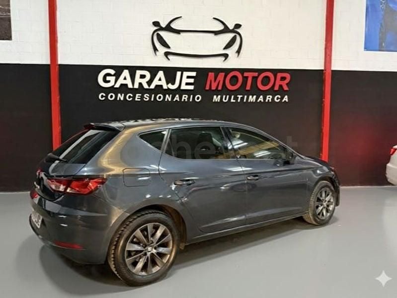 Usado Seat Leon Style 115 CV (84 kW) 2020 Gris / plata Berlina